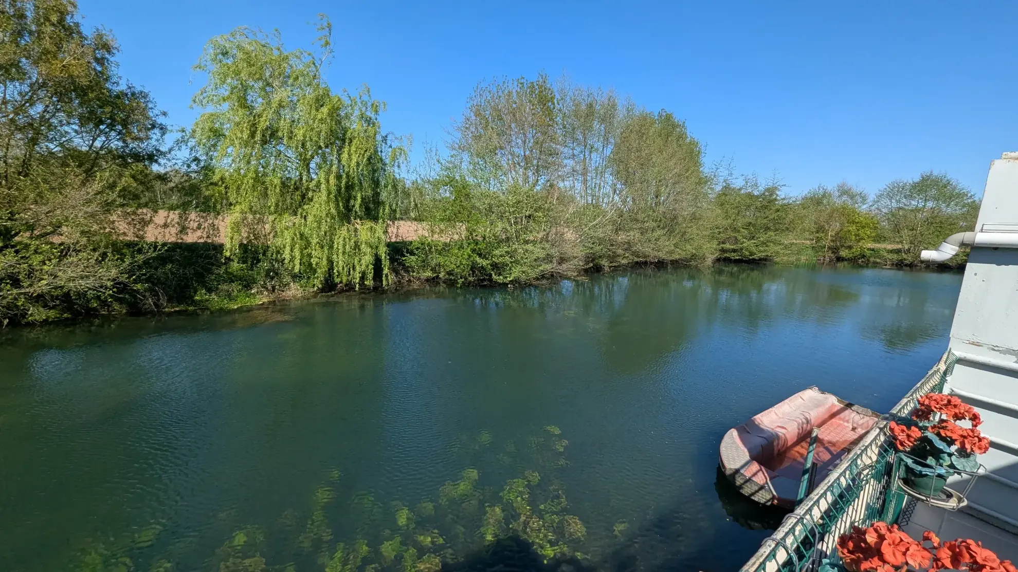 Maison de pêcheur meublée avec vue sur la Sèvre à Magne - Investissement ou résidence secondaire idéale 