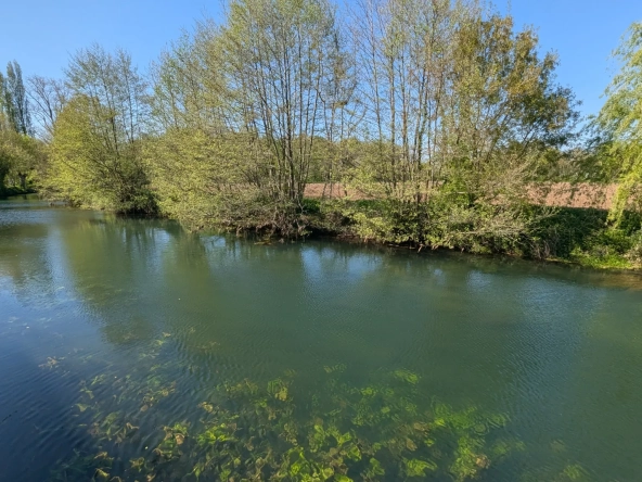 Maison de pêcheur meublée avec vue sur la Sèvre à Magne – Idéal nature 