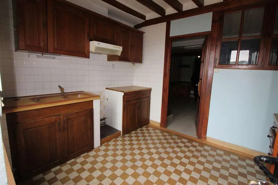 Maison en pierre de pays avec jardin et dépendances à Clamecy - Grande habitation familiale 