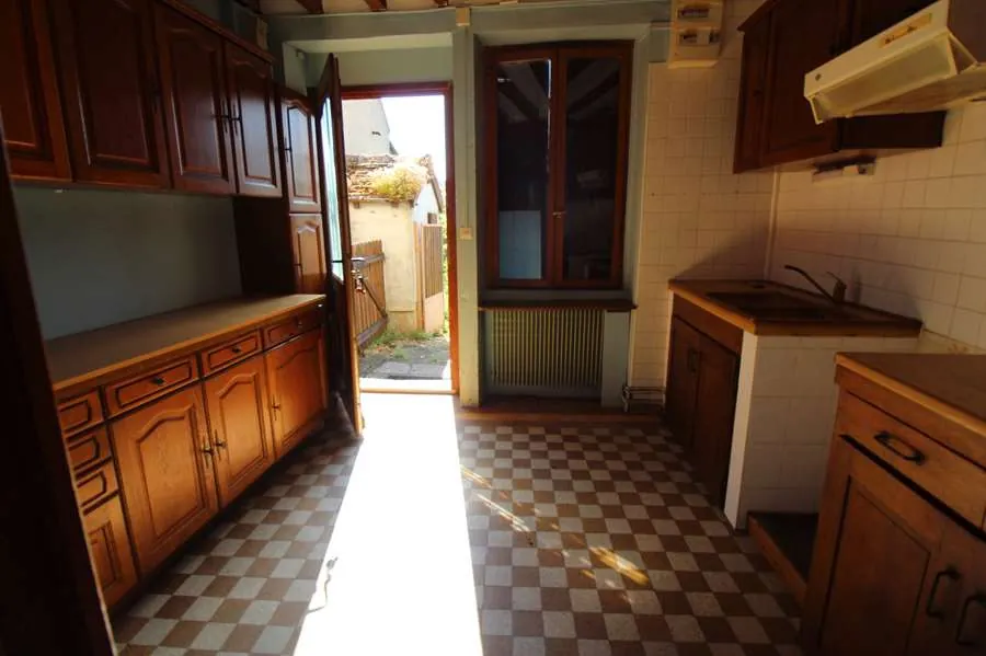 Maison en pierre de pays avec jardin et dépendances à Clamecy - Grande habitation familiale 