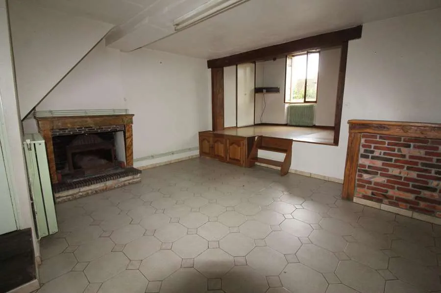 Maison en pierre de pays avec jardin et dépendances à Clamecy - Grande habitation familiale 