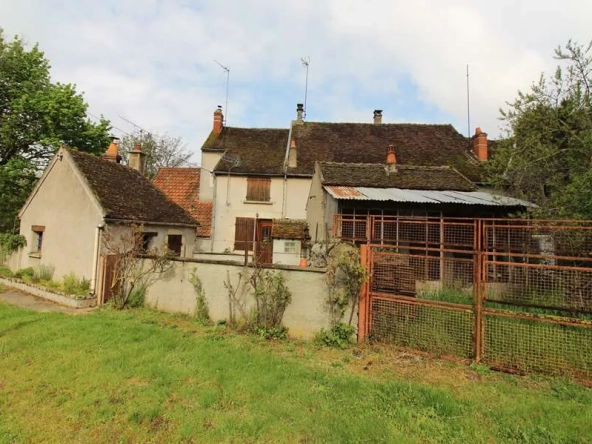 Maison en pierre de pays avec jardin et dépendances à Clamecy - Grande habitation familiale