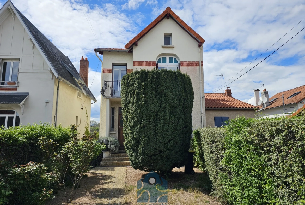 Maison 4 pièces avec garage, sous-sol et jardin à Riom 