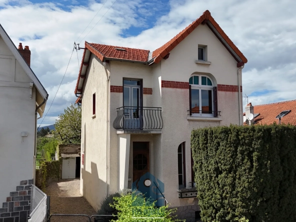 Maison 4 pièces avec garage, sous-sol et jardin à Riom