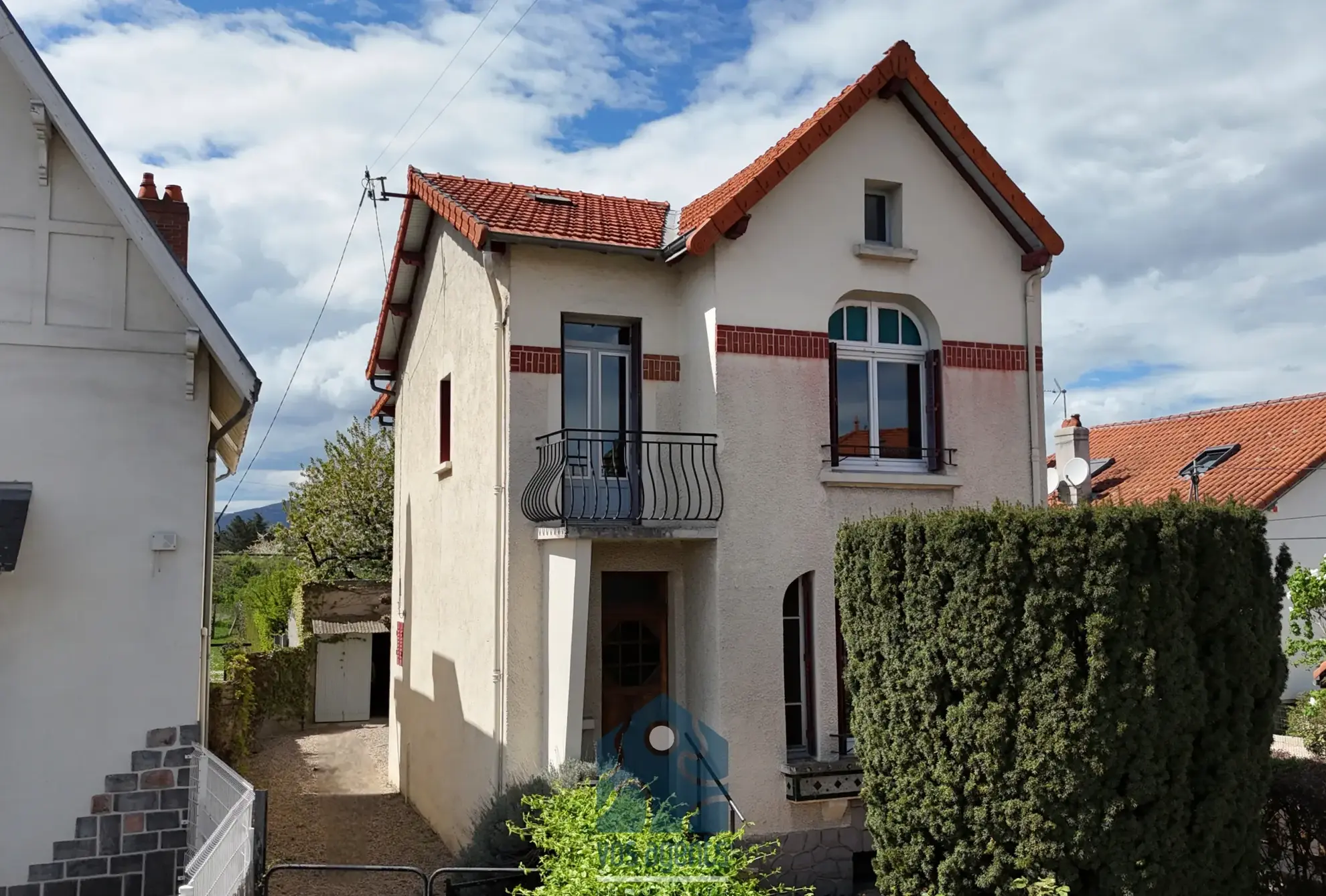 Maison 4 pièces avec garage, sous-sol et jardin à Riom 