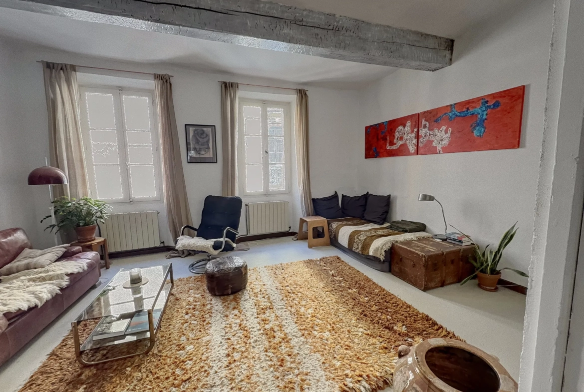 Maison de village à Céret avec garage, terrasse et potentiel de rénovation 