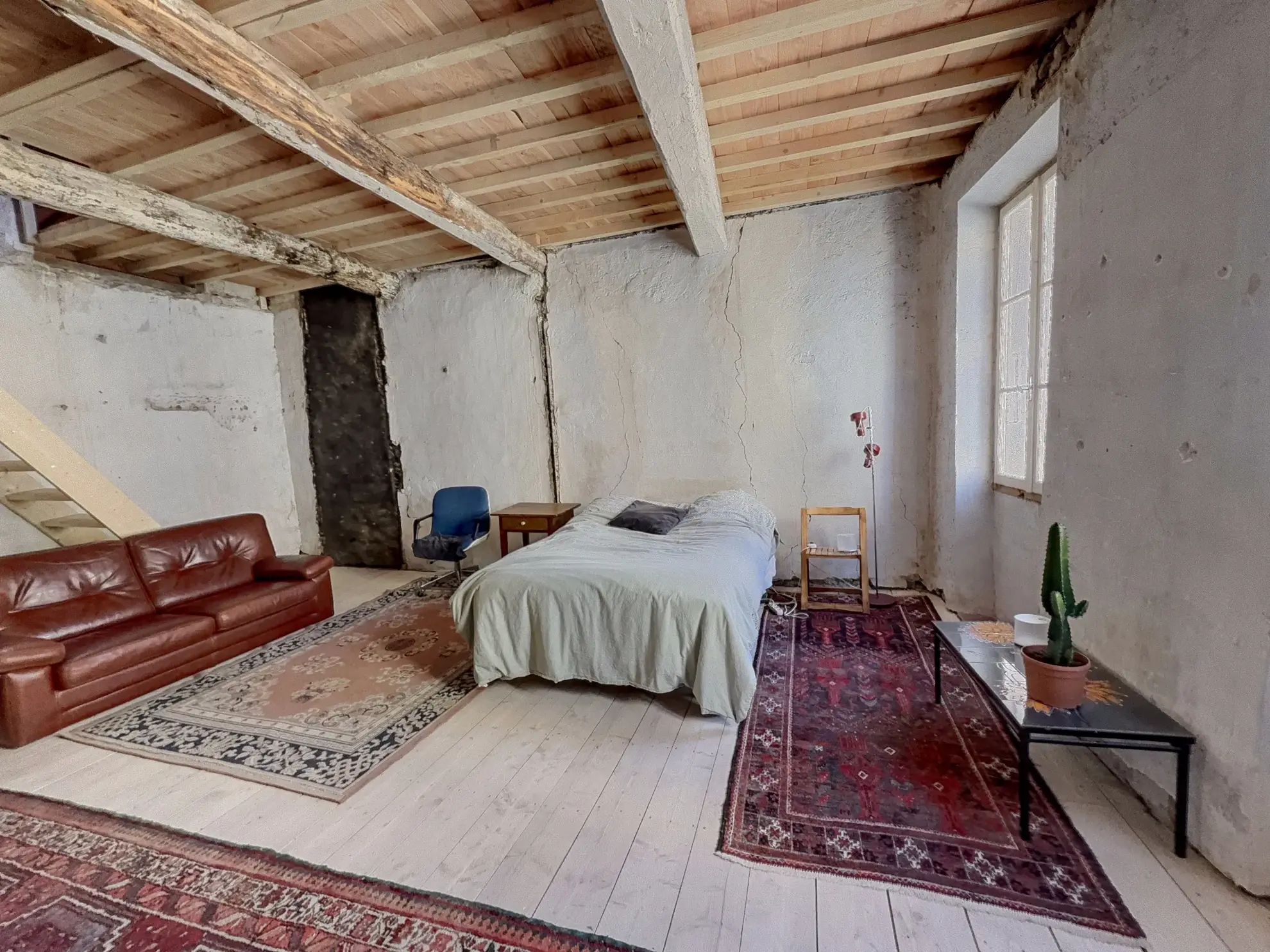 Maison de village à Céret avec garage, terrasse et potentiel de rénovation 