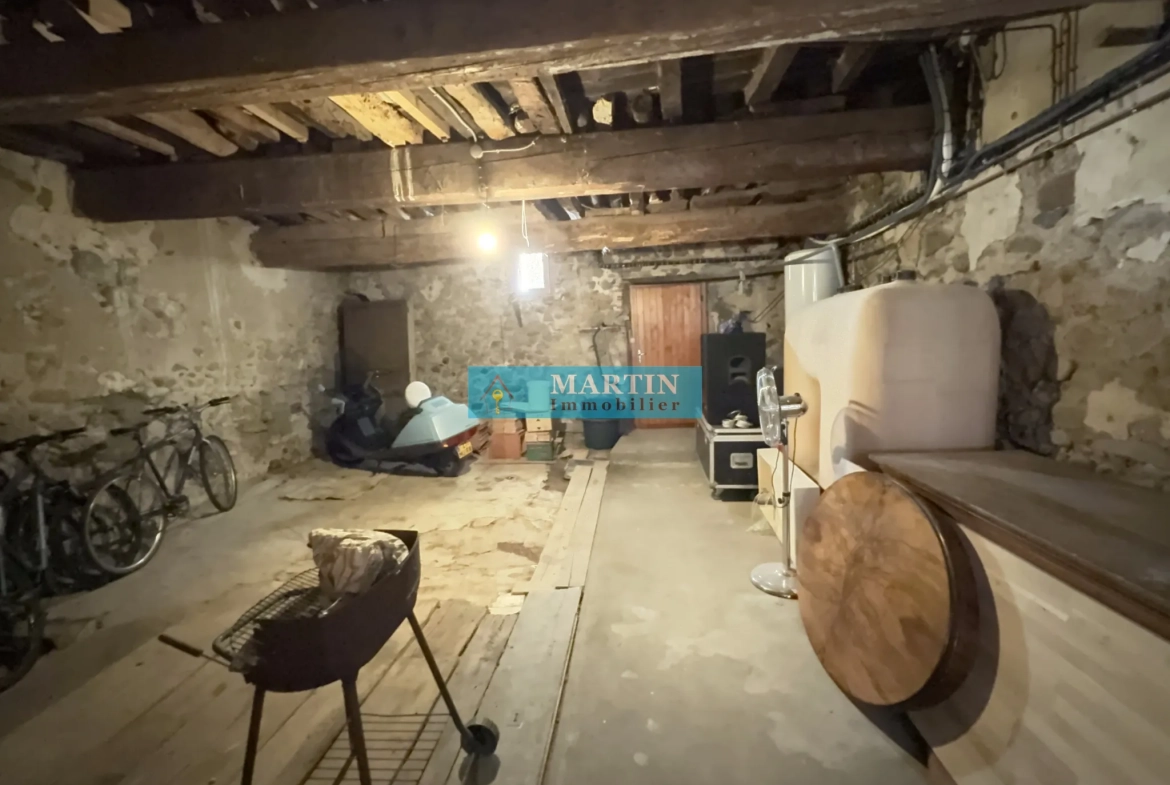 Maison de village à Céret avec garage, terrasse et potentiel de rénovation 