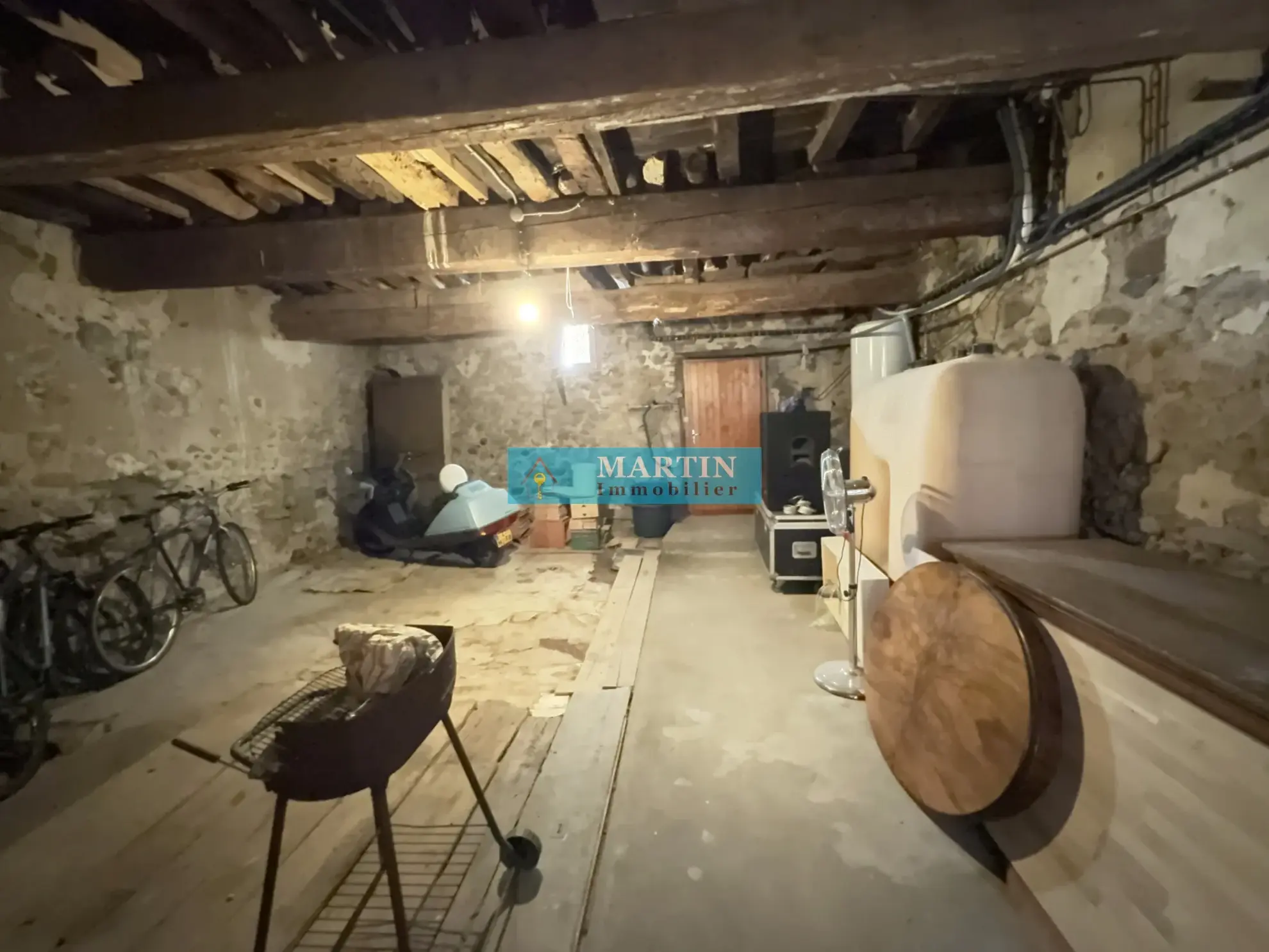 Maison de village à Céret avec garage, terrasse et potentiel de rénovation 