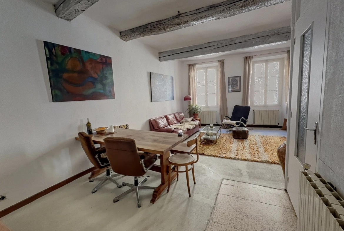 Maison de village à Céret avec garage, terrasse et potentiel de rénovation 