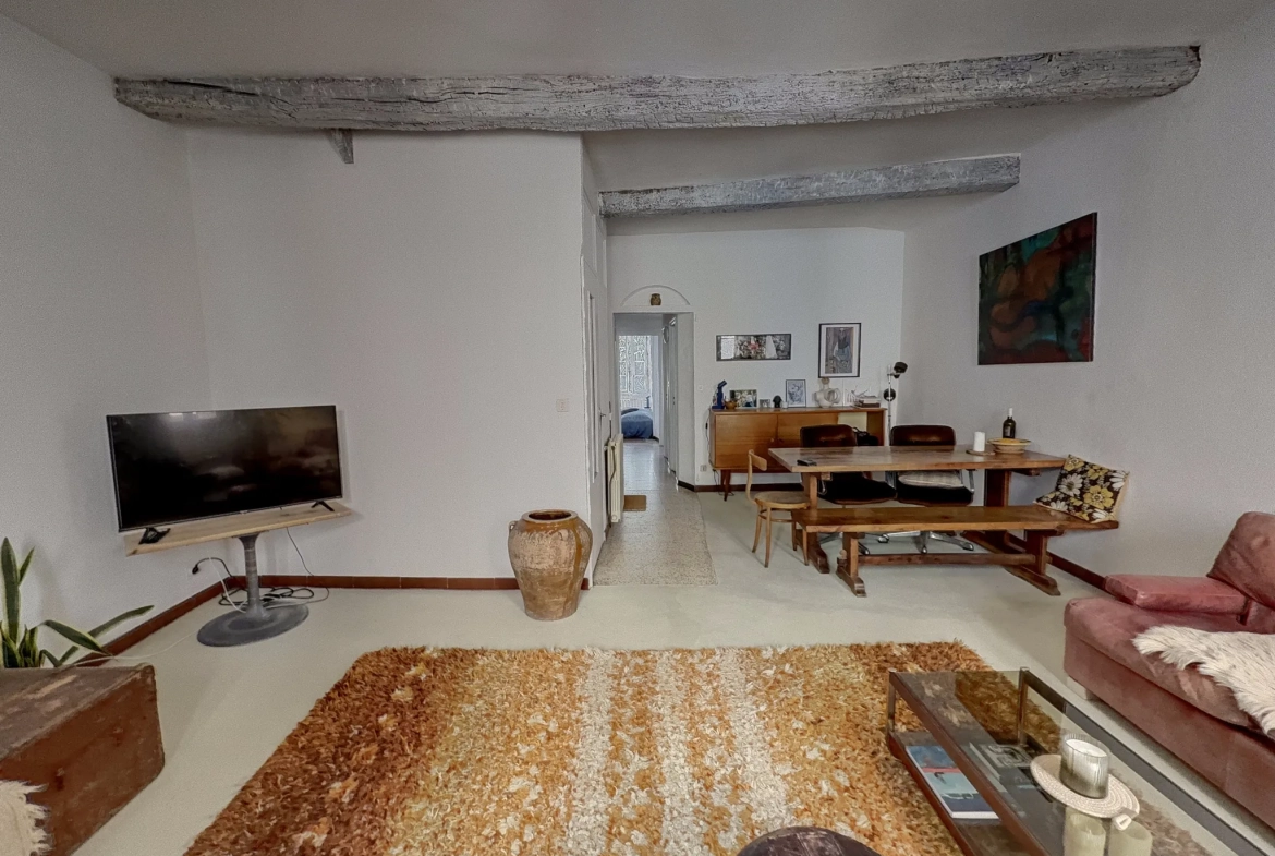 Maison de village à Céret avec garage, terrasse et potentiel de rénovation 