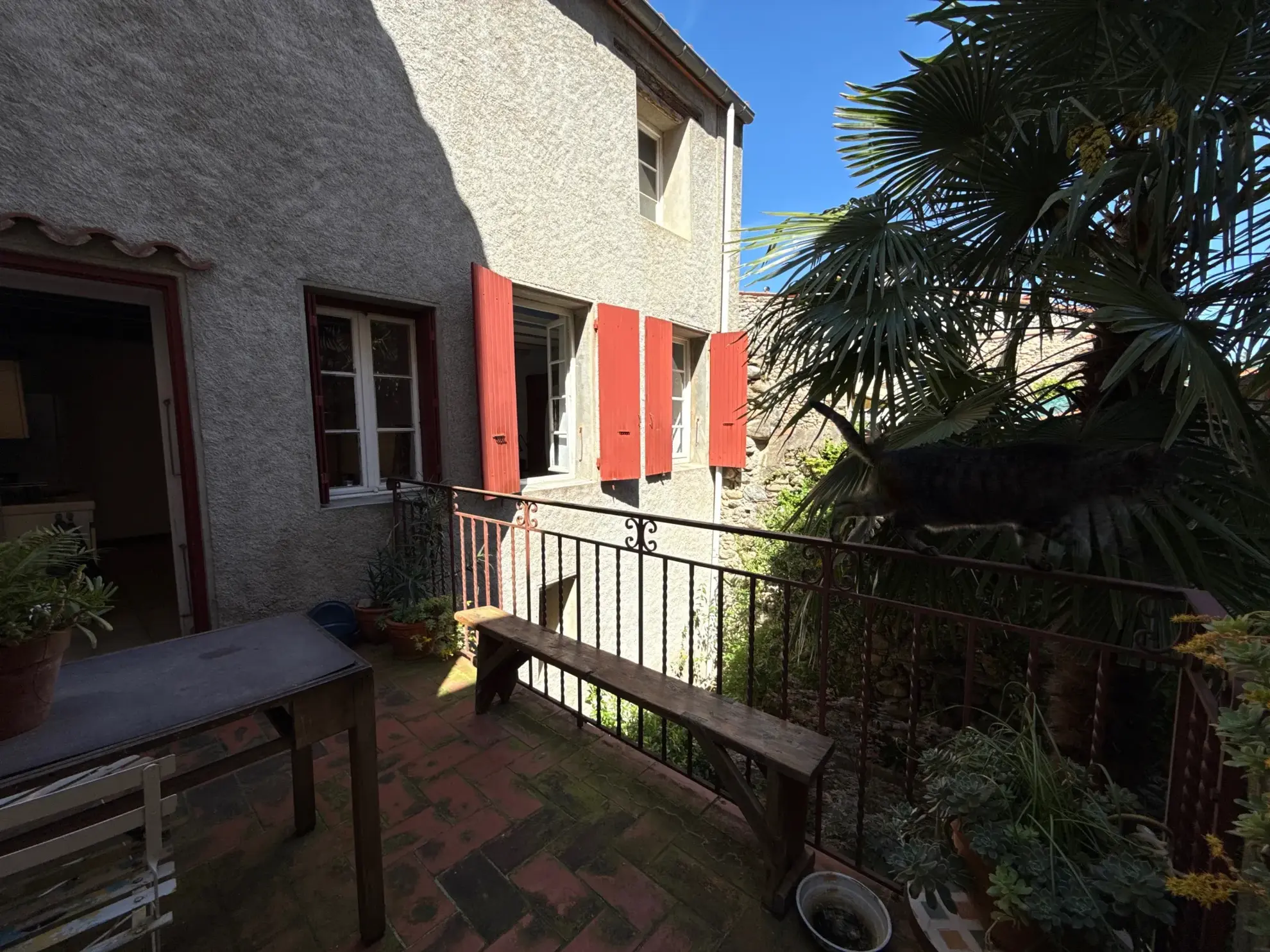 Maison de village à Céret avec garage, terrasse et potentiel de rénovation 