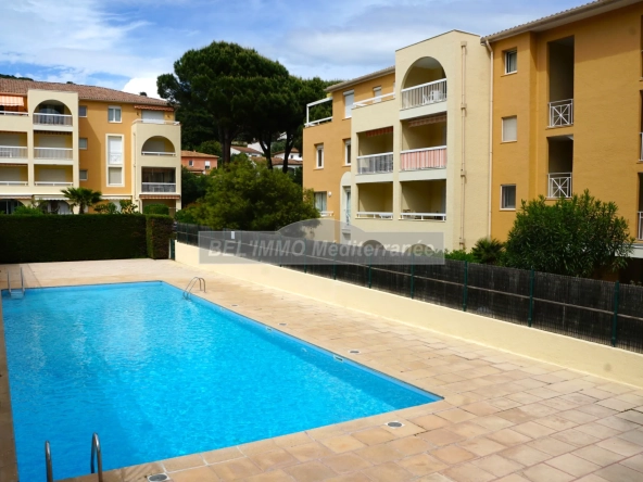 Appartement de 39 m² avec terrasse, piscine et garage à Cavalaire-sur-Mer