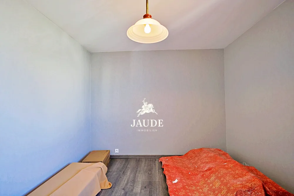 Appartement lumineux de 79 m² avec garage et balcons à Clermont-Ferrand 