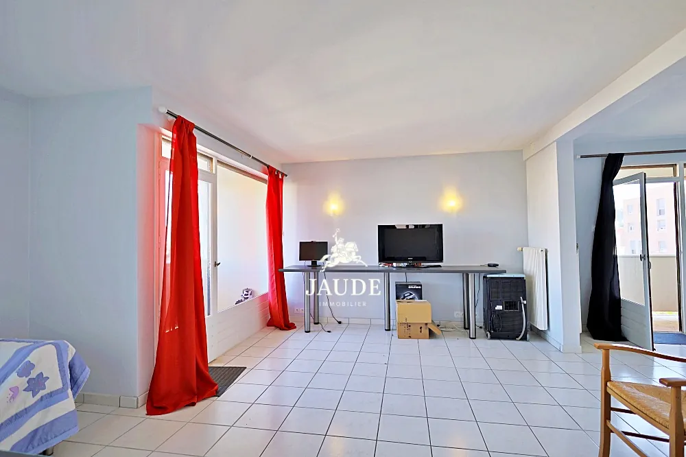 Appartement lumineux de 79 m² avec garage et balcons à Clermont-Ferrand 
