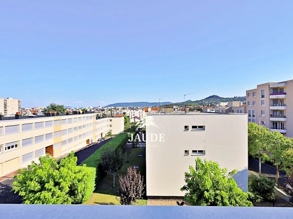 Appartement lumineux de 79 m² avec garage et balcons à Clermont-Ferrand