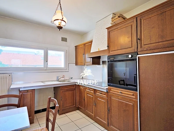 Appartement lumineux de 79 m² avec garage et balcons à Clermont-Ferrand 