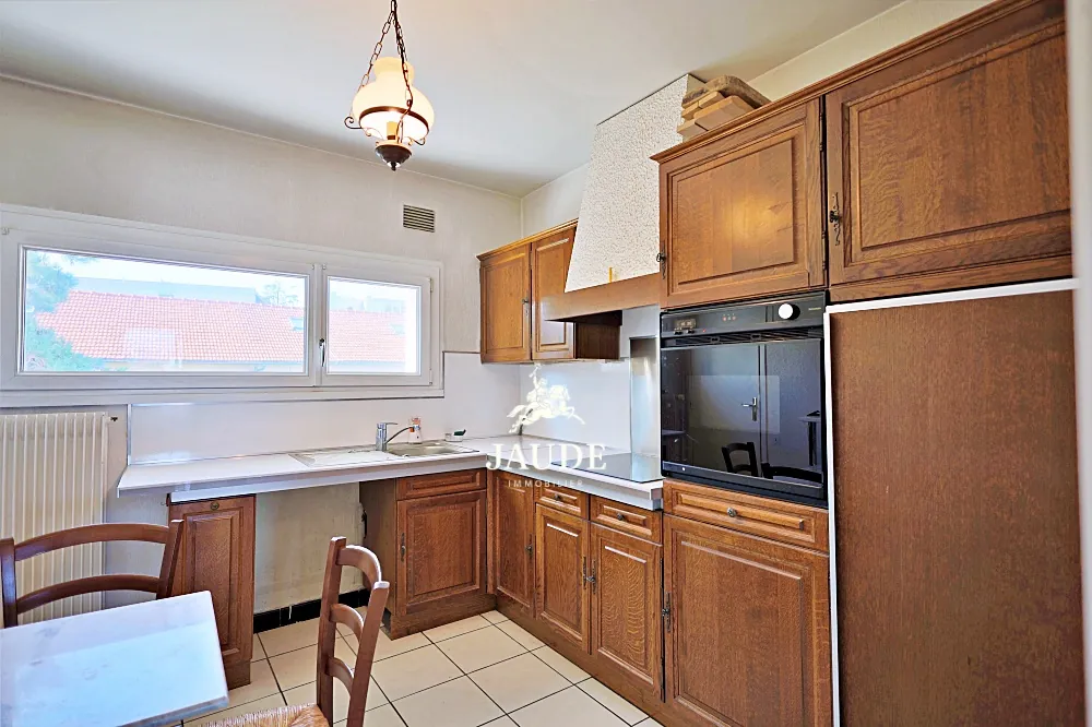 Appartement lumineux de 79 m² avec garage et balcons à Clermont-Ferrand 