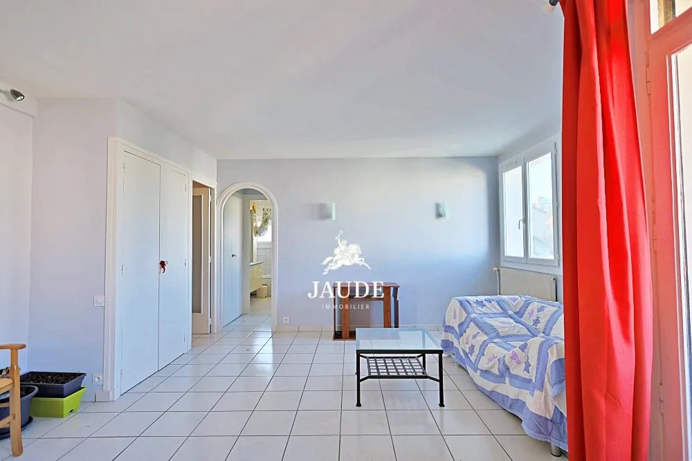 Appartement lumineux de 79 m² avec garage et balcons à Clermont-Ferrand 