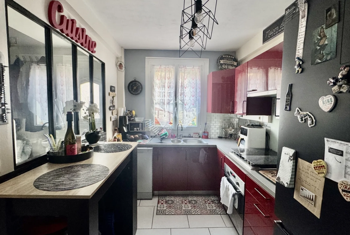 Belle maison de 100 m² avec jardin à Mantes la Ville – Proche A13 et écoles 