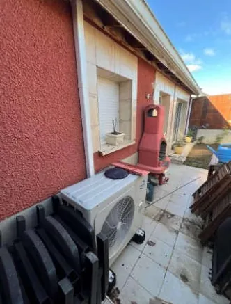 Maison à vendre à Feurs de 82m² avec 3 chambres, garage et piscine à prix abordable 