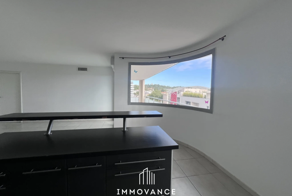 Appartement T3 avec terrasse et parking à Castelnau-le-Lez 
