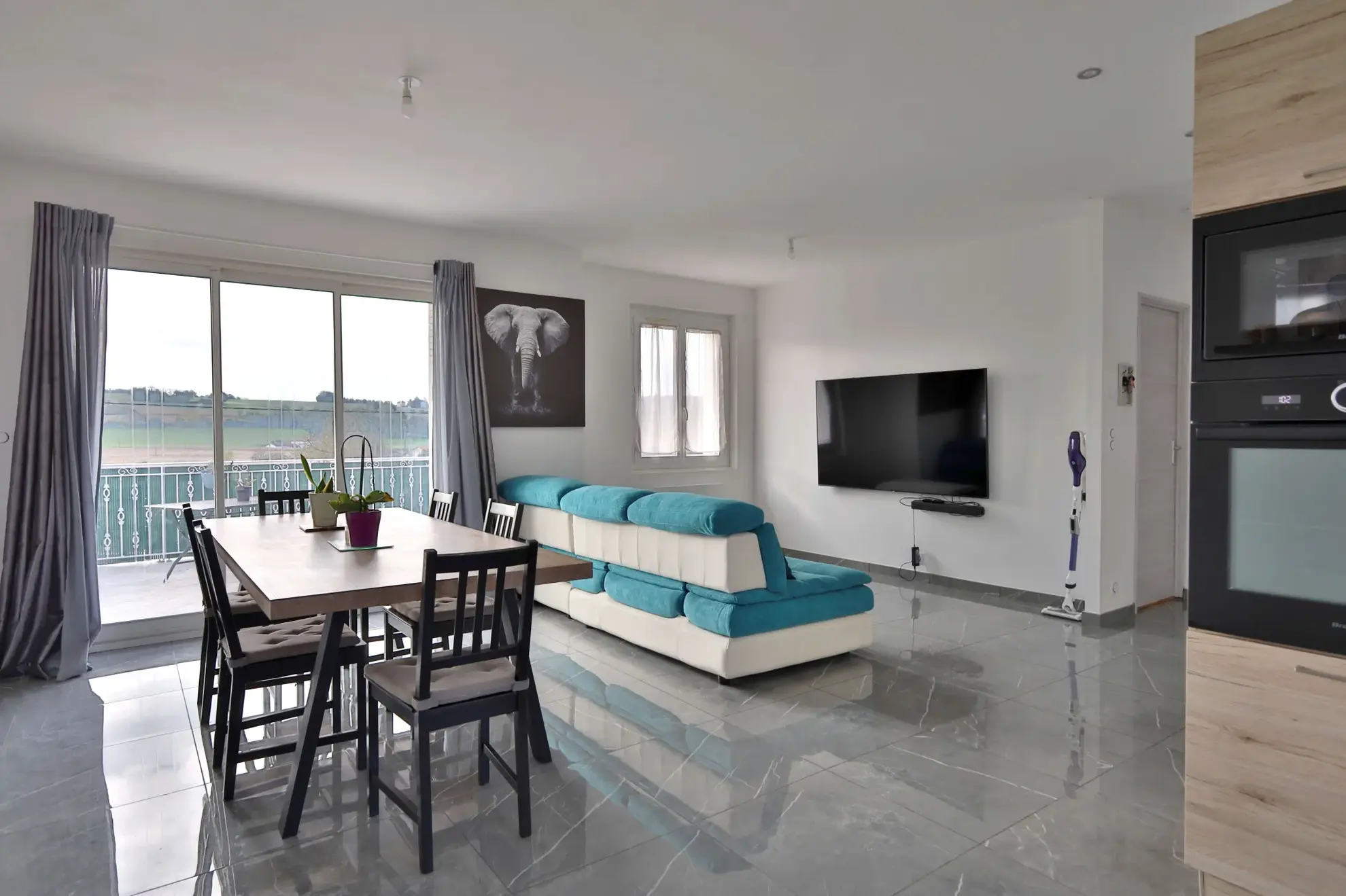 Maison T3 à vendre à Saint-Just-Chaleyssin avec grand terrain et sous-sol complet 