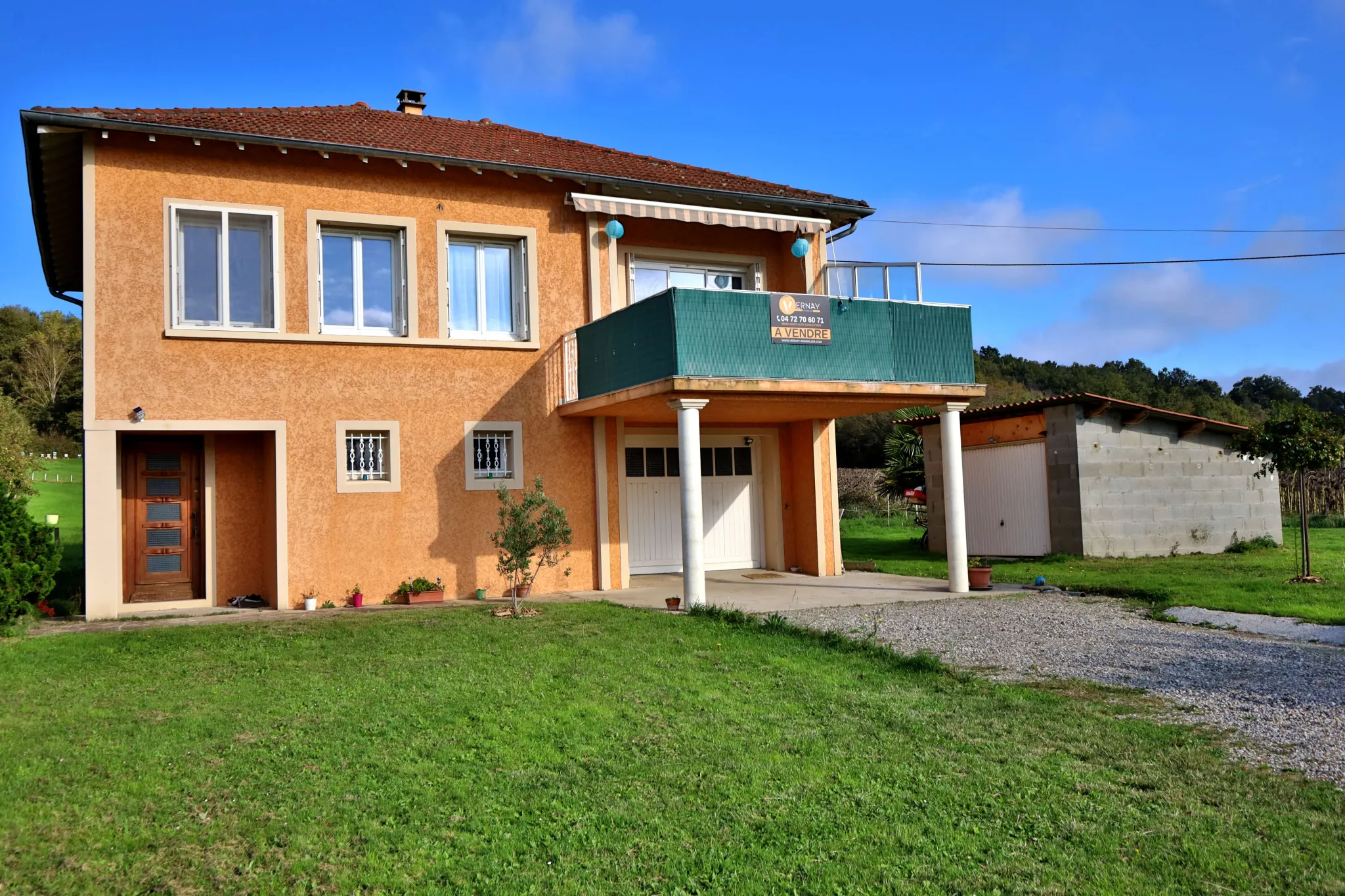 Maison T3 à vendre à Saint-Just-Chaleyssin avec grand terrain et sous-sol complet 