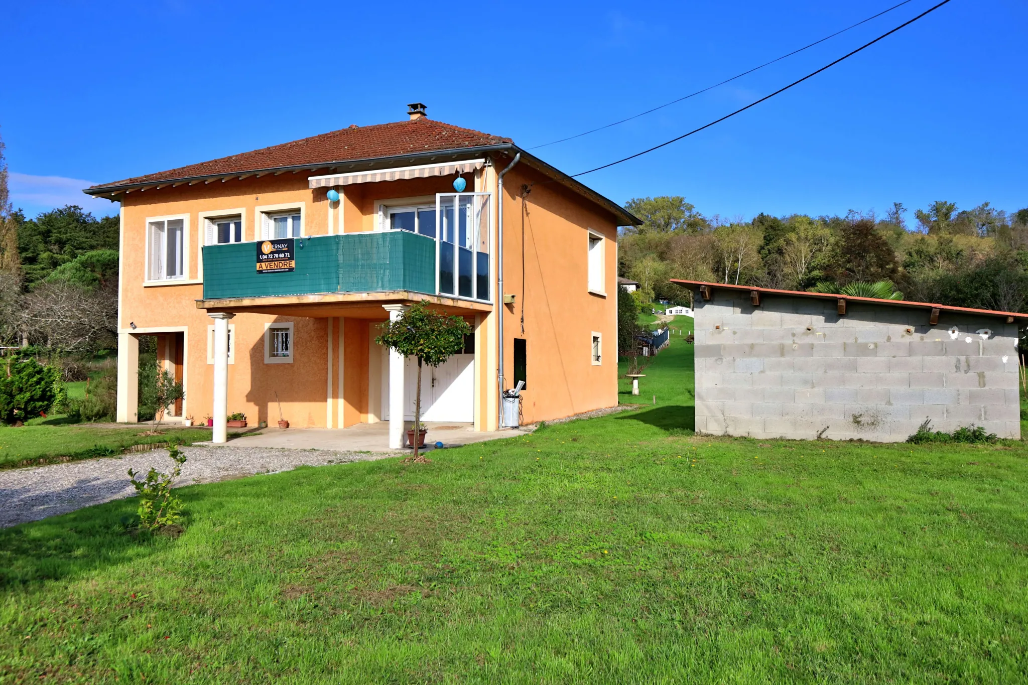 Maison T3 à vendre à Saint-Just-Chaleyssin avec grand terrain et sous-sol complet 