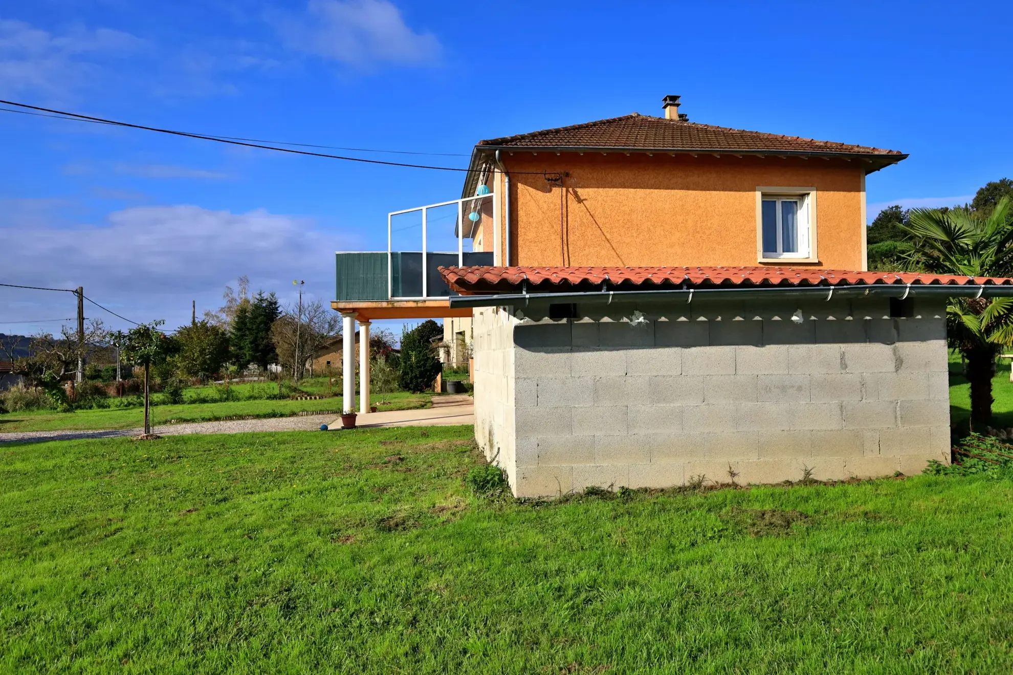 Maison T3 à vendre à Saint-Just-Chaleyssin avec grand terrain et sous-sol complet 