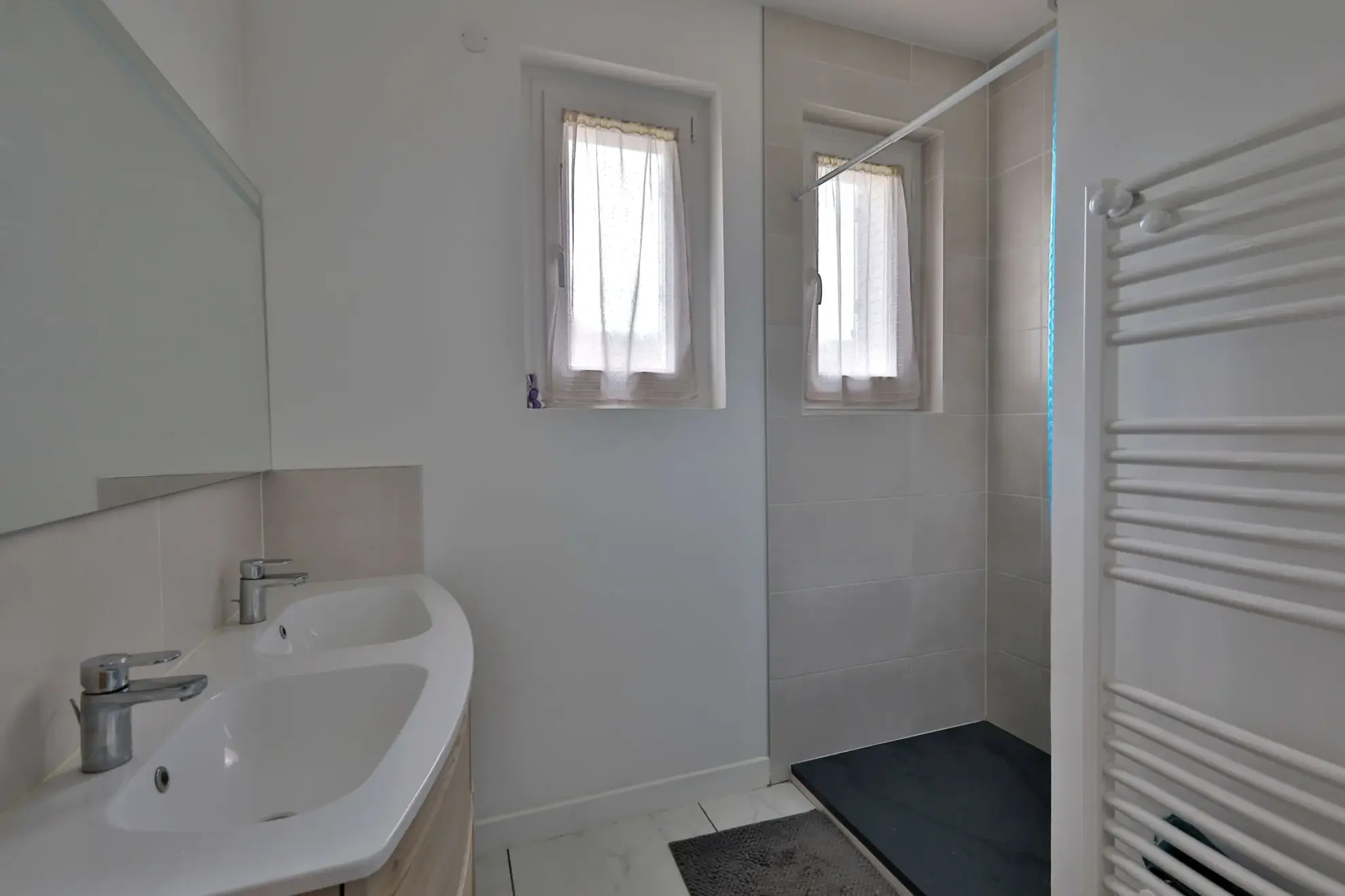 Maison T3 à vendre à Saint-Just-Chaleyssin avec grand terrain et sous-sol complet 