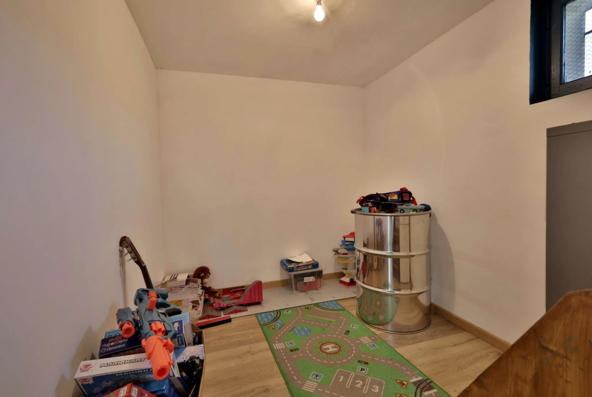 Maison T3 à vendre à Saint-Just-Chaleyssin avec grand terrain et sous-sol complet 