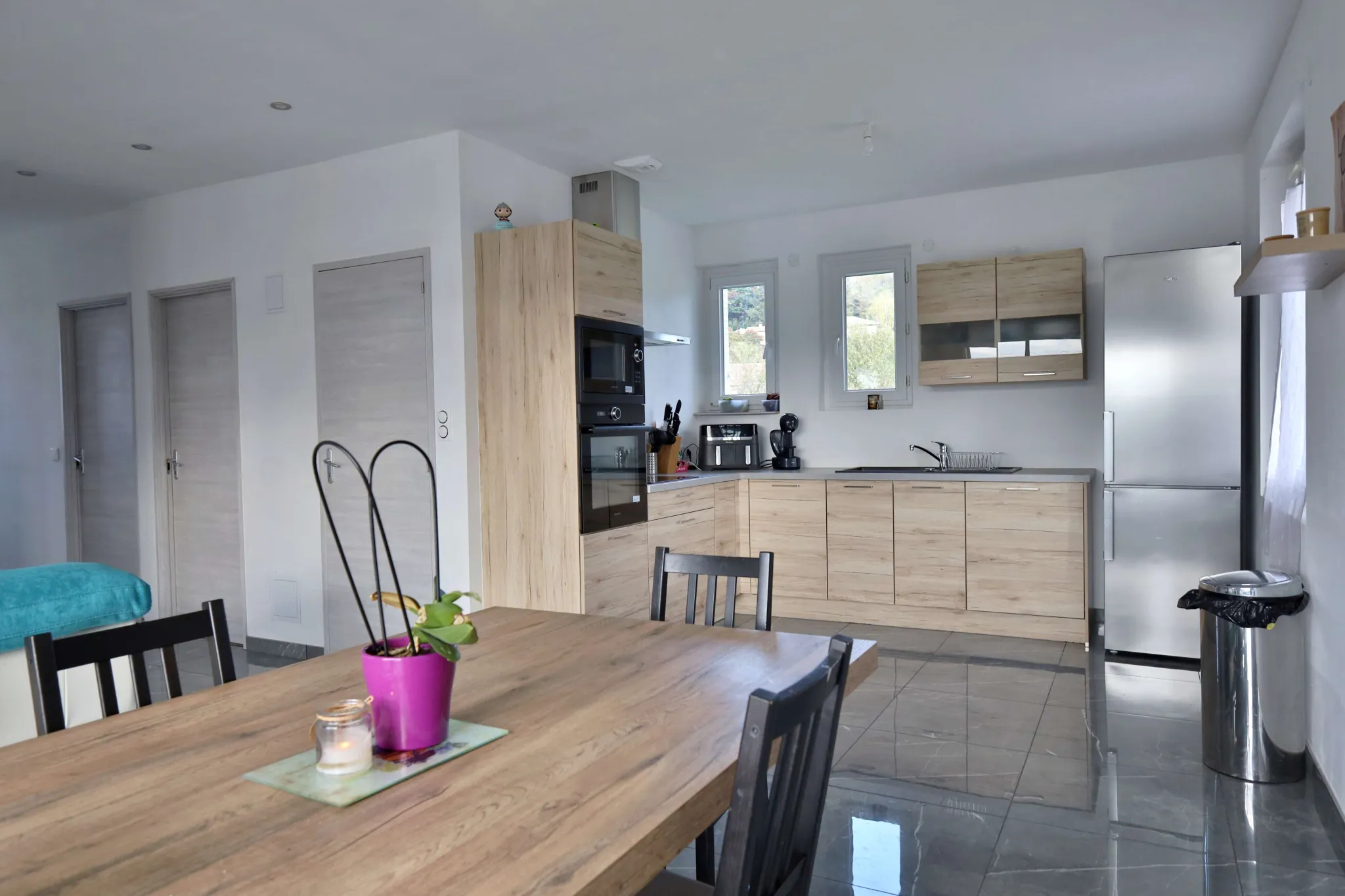 Maison T3 à vendre à Saint-Just-Chaleyssin avec grand terrain et sous-sol complet 