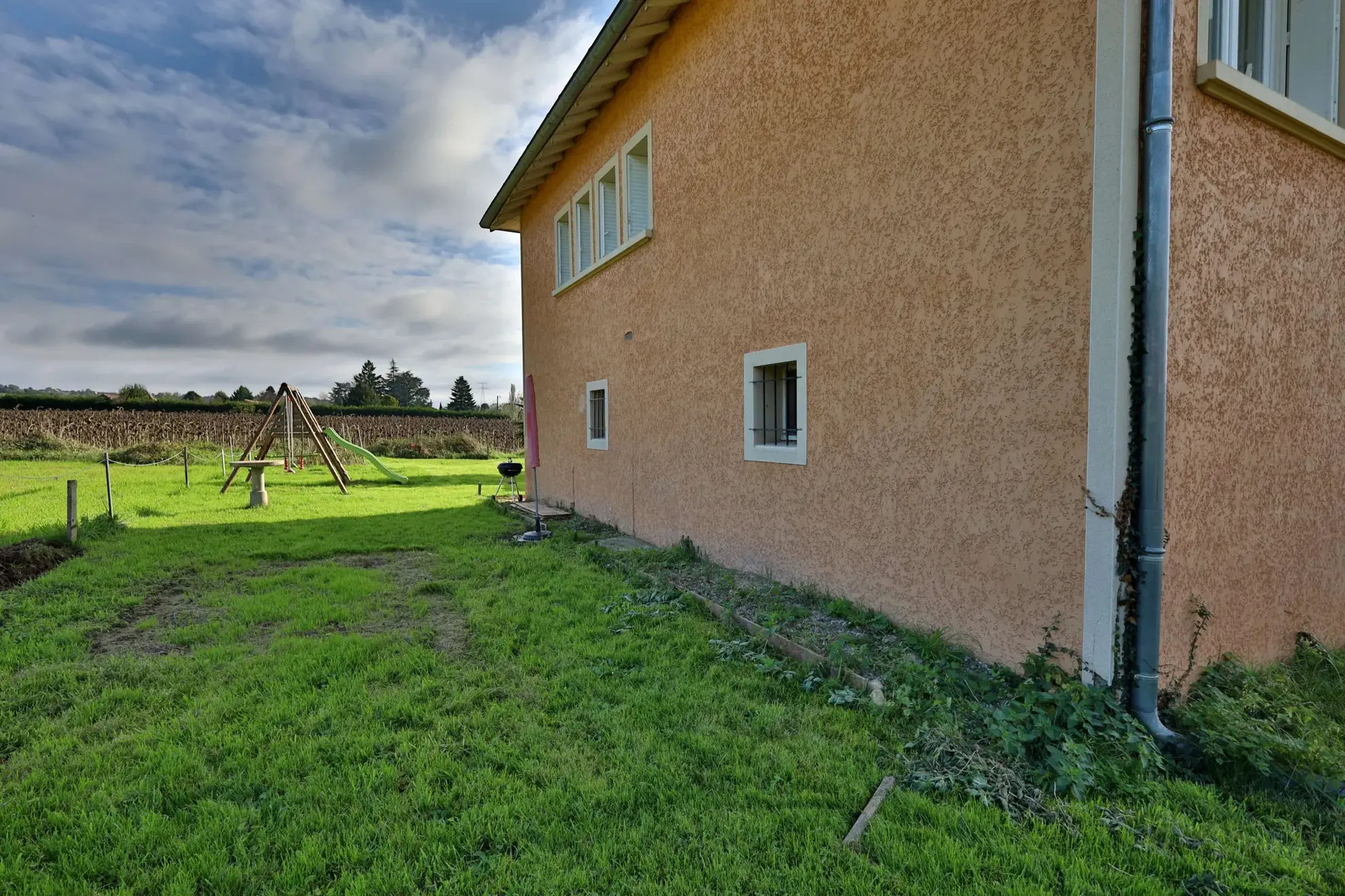 Maison T3 à vendre à Saint-Just-Chaleyssin avec grand terrain et sous-sol complet 