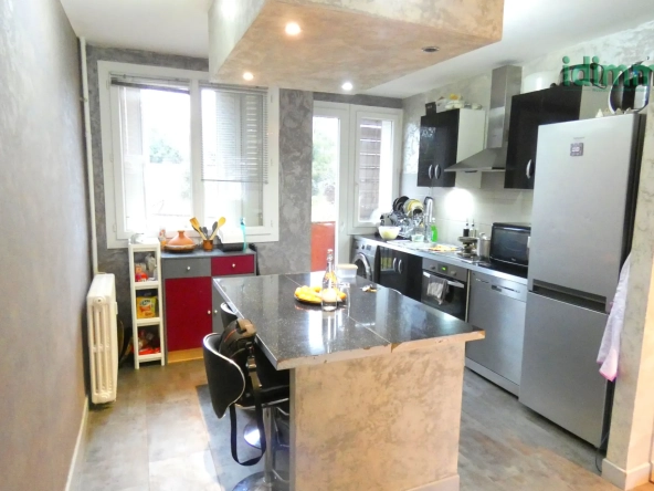 Appartement T3 lumineux avec garage et balcon à Aurillac secteur Saint Joseph 