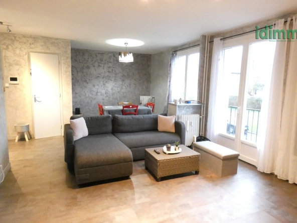 Appartement T3 lumineux avec garage et balcon à Aurillac secteur Saint Joseph 