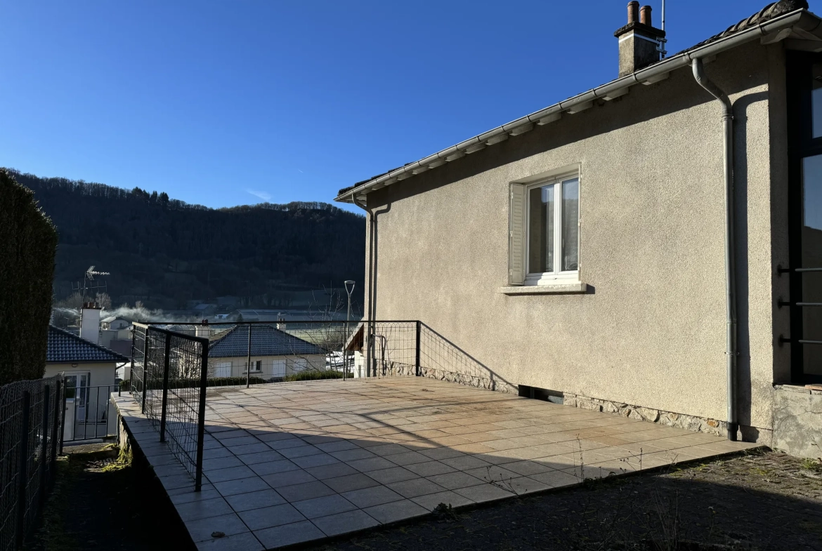 Achat maison à Marmanhac - 127 m² avec véranda, terrasse sud 