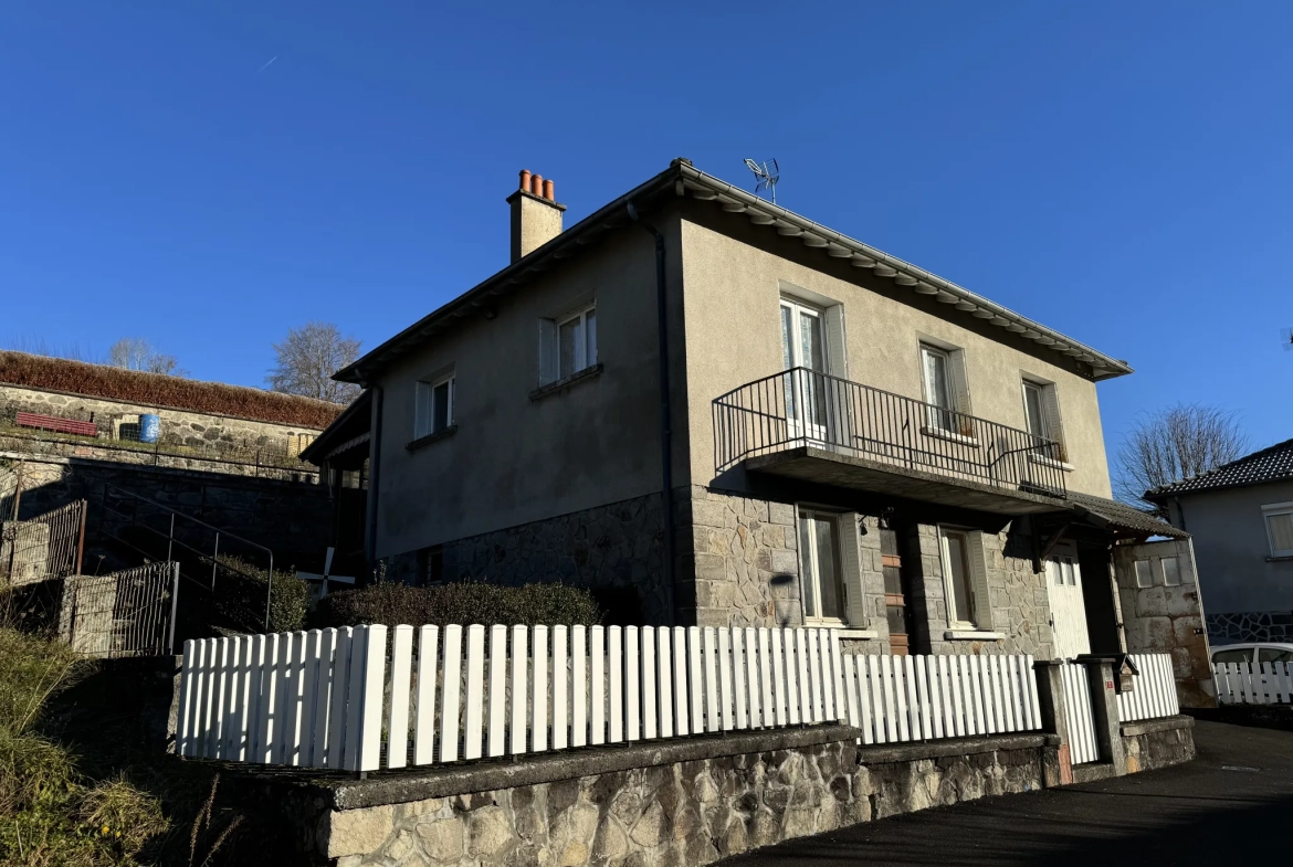 Achat maison à Marmanhac - 127 m² avec véranda, terrasse sud 