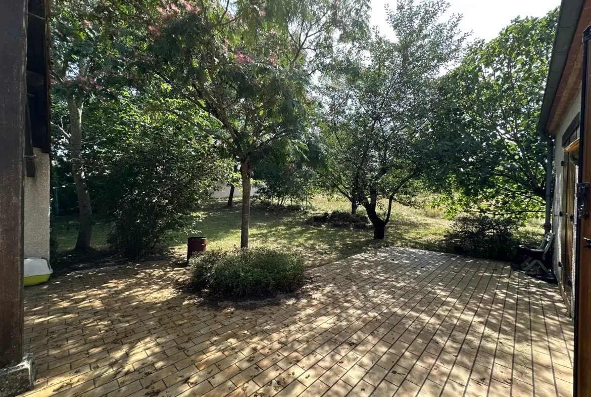Villa de plain-pied avec 8 chambres à Pujols, proximité du village et grand jardin 