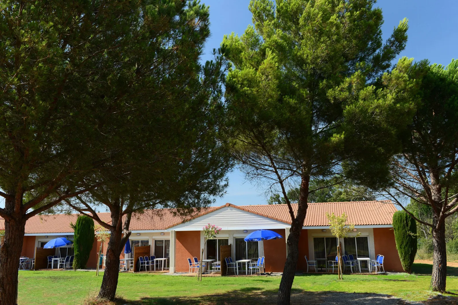Studio meublé avec terrasse à louer à Salleles d'Aude, Bail commercial jusqu'en 2026 