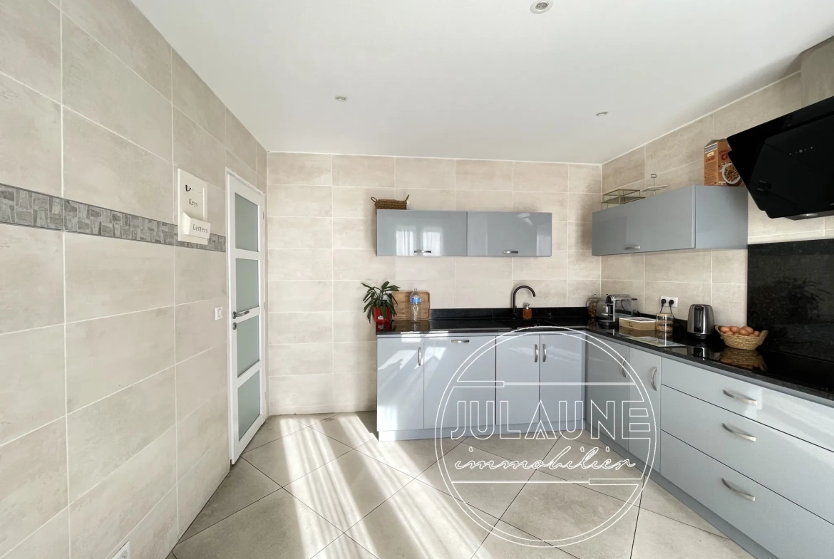 Maison à vendre à Limoges proche de la clinique Chénieux – 152 m² avec jardin et garage 