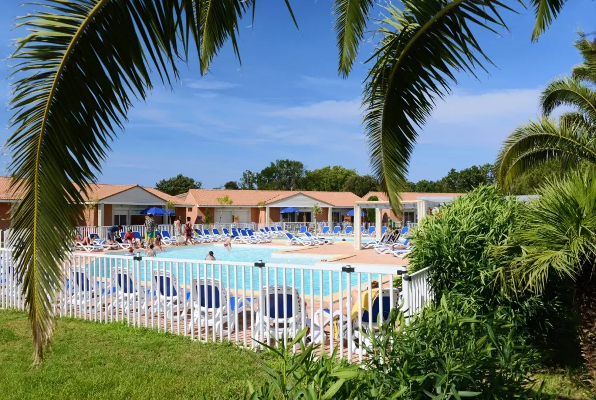 Studio meublé avec terrasse à louer à Salleles d'Aude, Bail commercial jusqu'en 2026 