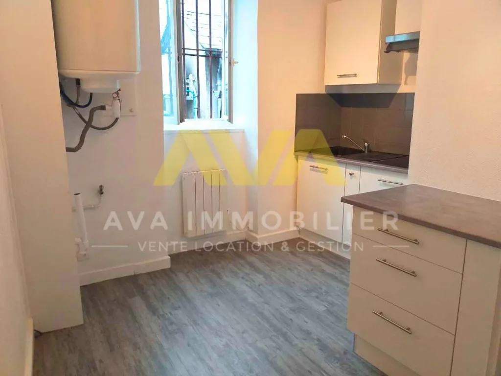Immeuble de rapport à Oloron de 210 m² en centre-ville – Rentabilité immédiate 