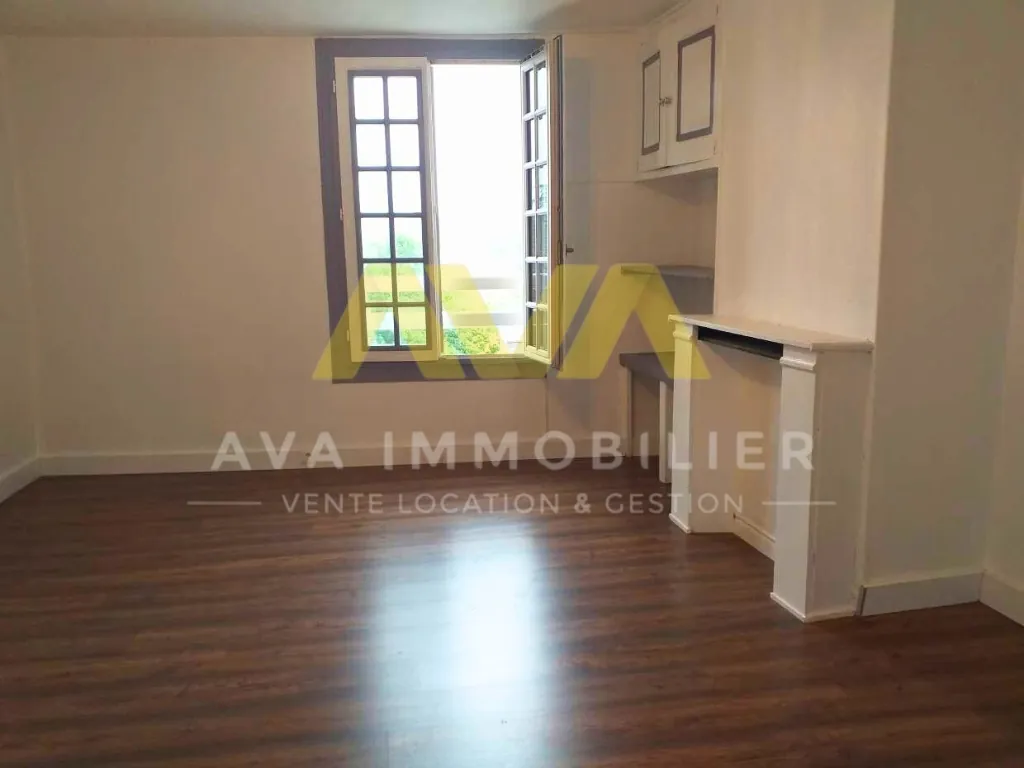 Immeuble de rapport à Oloron de 210 m² en centre-ville – Rentabilité immédiate 