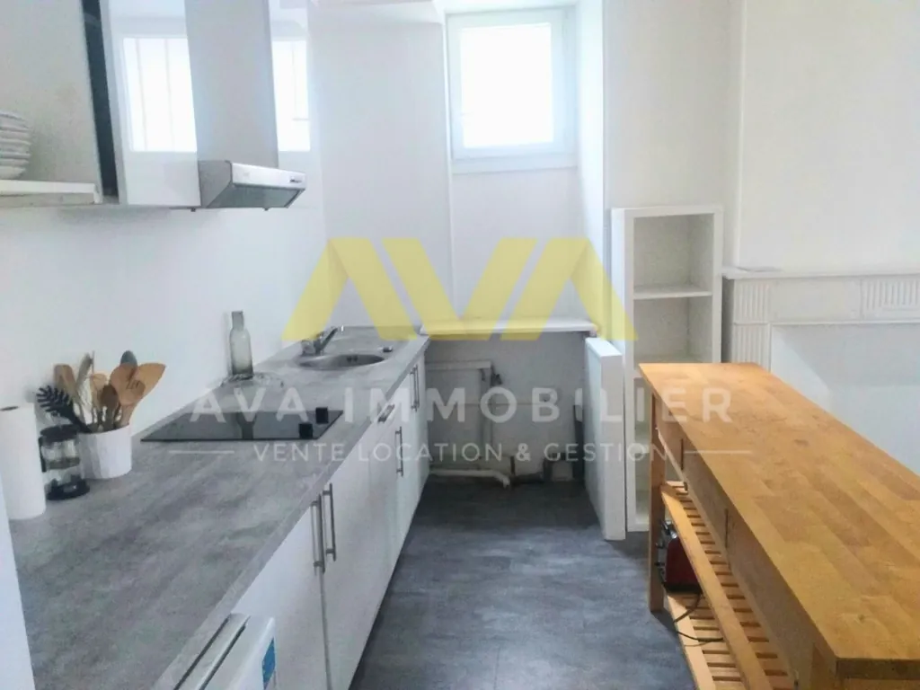 Immeuble de rapport à Oloron de 210 m² en centre-ville – Rentabilité immédiate 