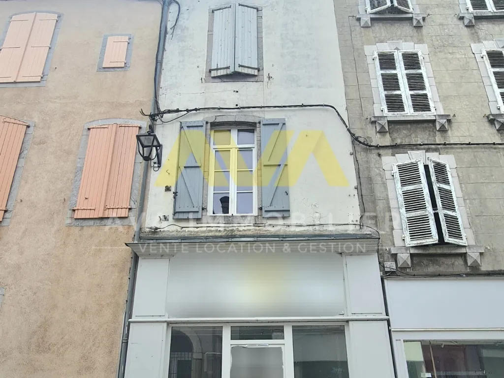Immeuble de rapport à Oloron de 210 m² en centre-ville – Rentabilité immédiate
