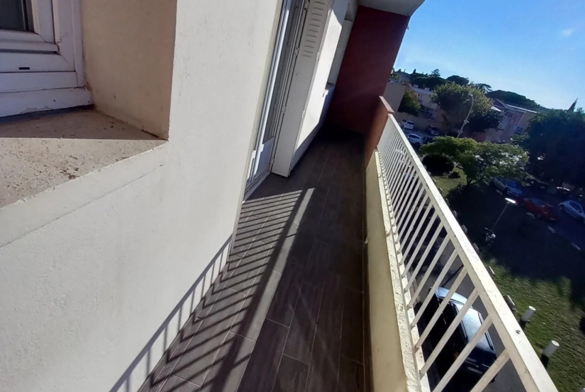 Appartement P3 rénové avec balcon et garage à Lunel 