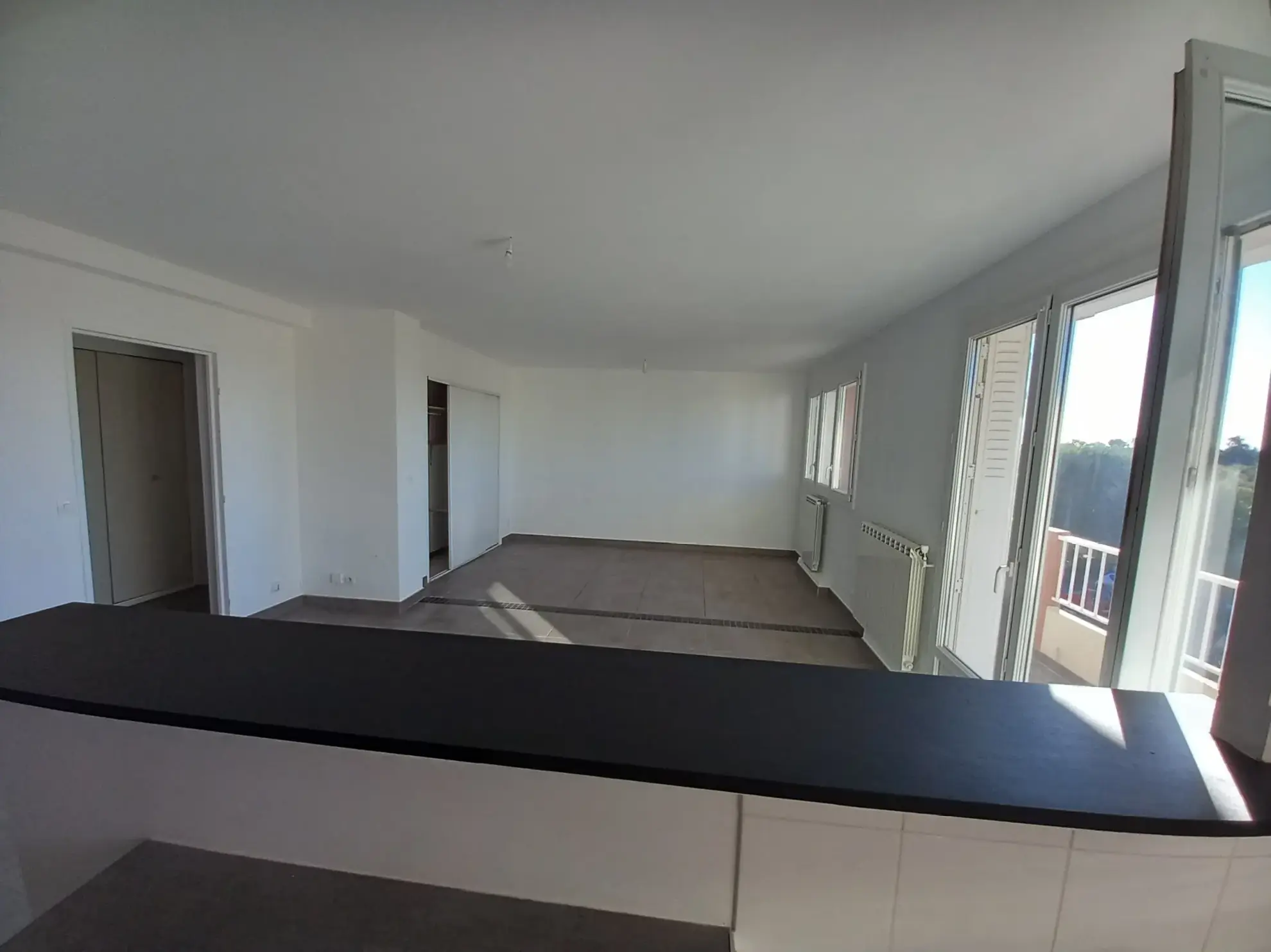 Appartement P3 rénové avec balcon et garage à Lunel 