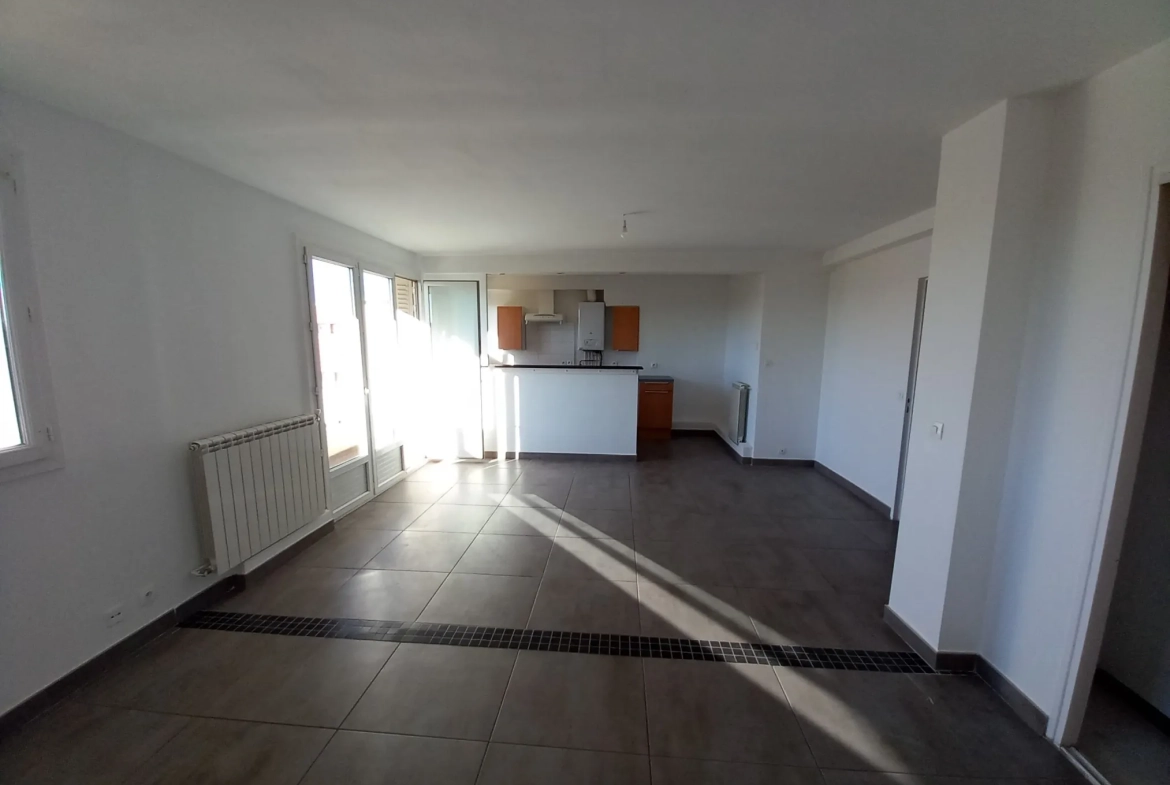 Appartement P3 rénové avec balcon et garage à Lunel 