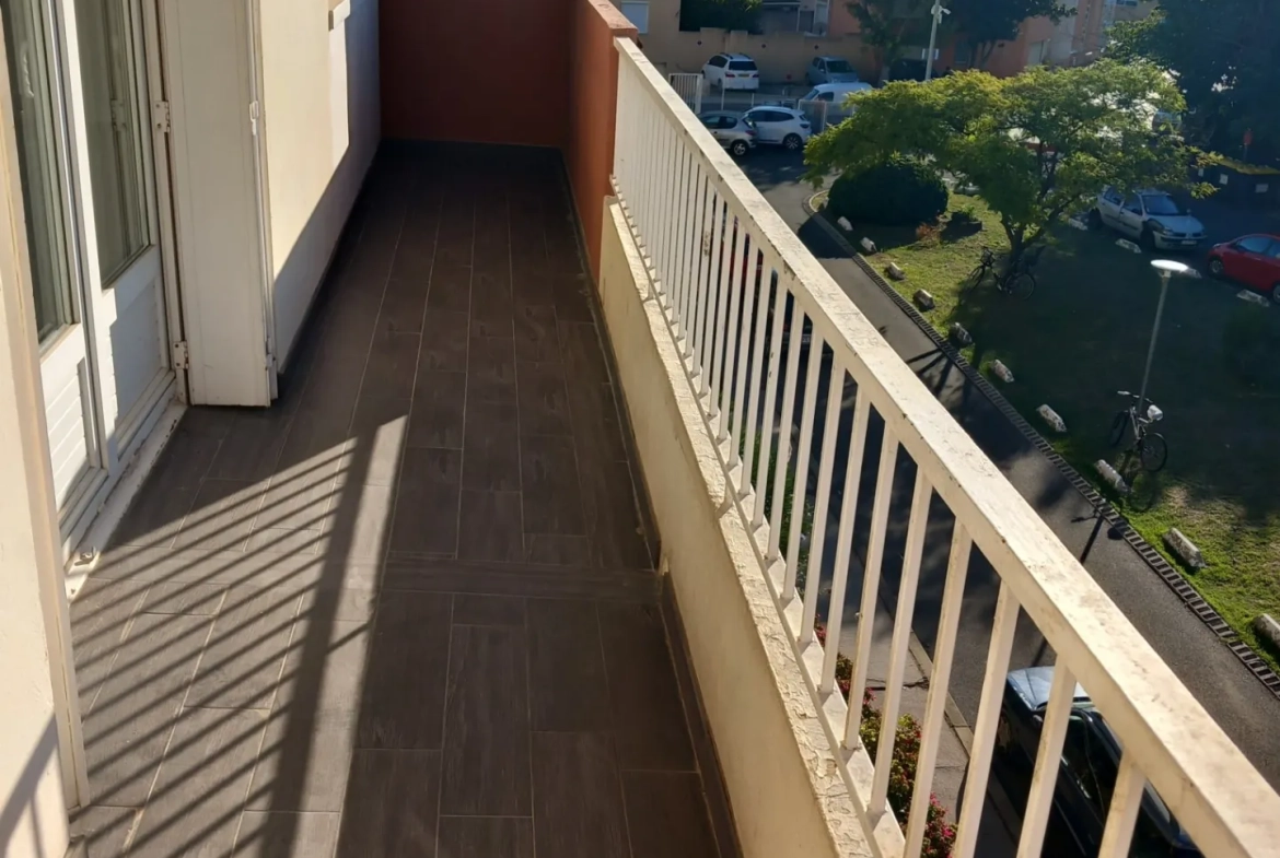 Appartement P3 rénové avec balcon et garage à Lunel 